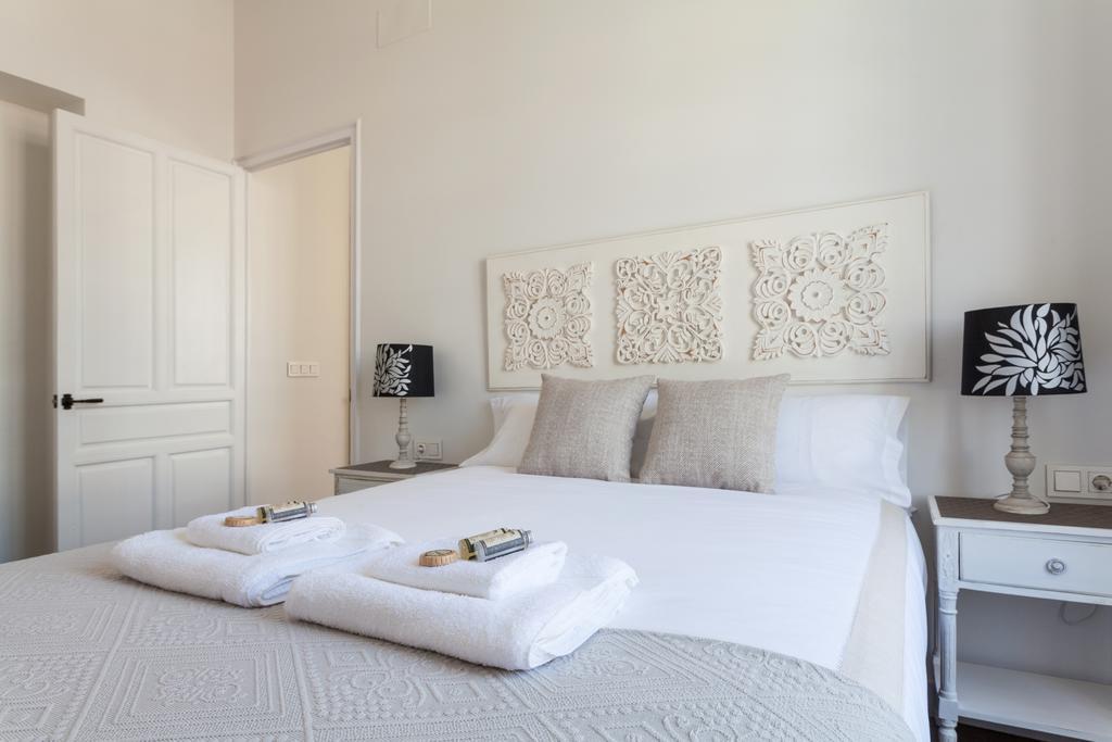 Stunning Boutique - Space Maison Apartments เซบีญา ภายนอก รูปภาพ