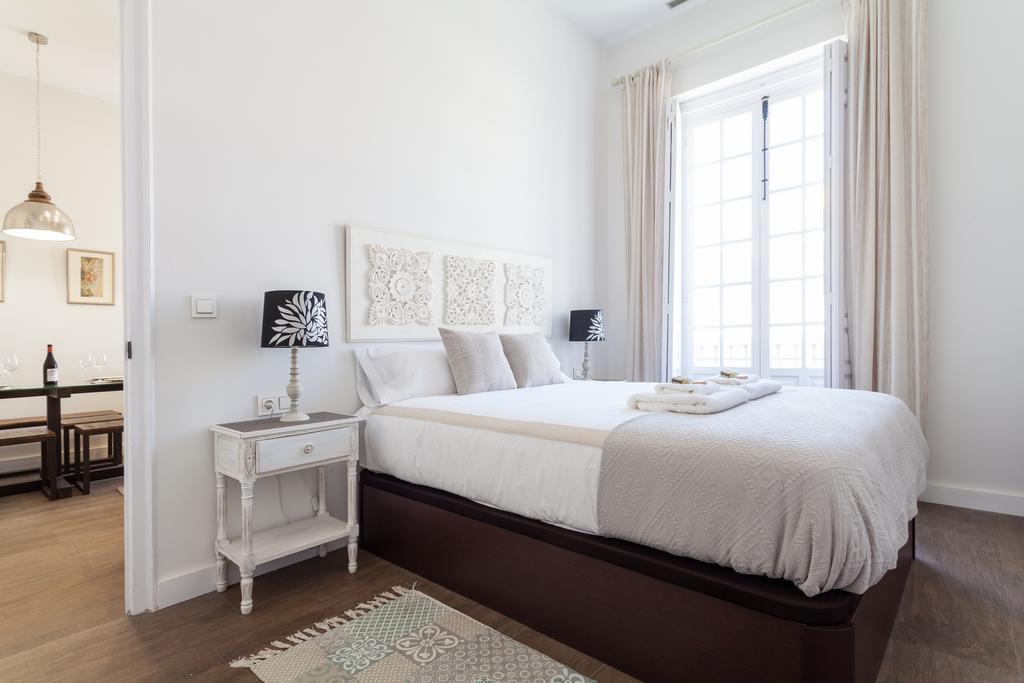 Stunning Boutique - Space Maison Apartments เซบีญา ภายนอก รูปภาพ