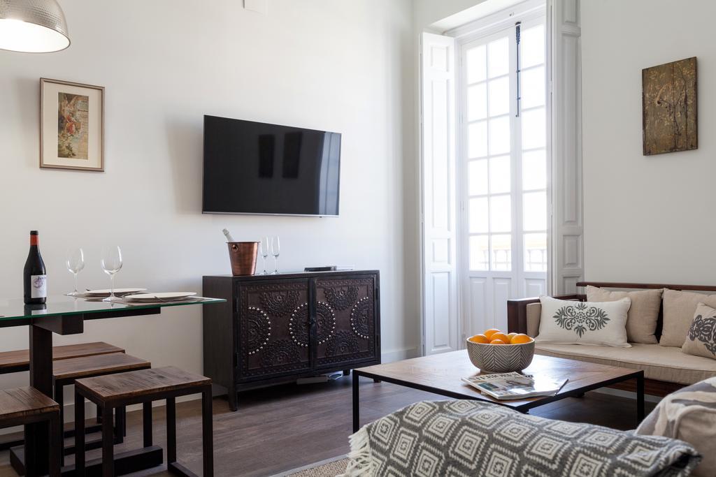 Stunning Boutique - Space Maison Apartments เซบีญา ภายนอก รูปภาพ