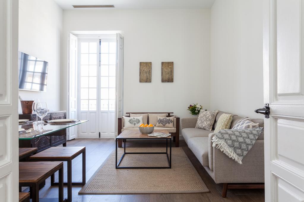 Stunning Boutique - Space Maison Apartments เซบีญา ภายนอก รูปภาพ