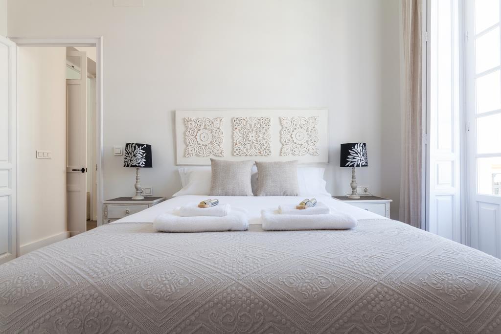 Stunning Boutique - Space Maison Apartments เซบีญา ภายนอก รูปภาพ