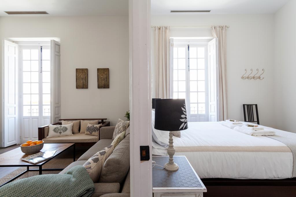 Stunning Boutique - Space Maison Apartments เซบีญา ภายนอก รูปภาพ