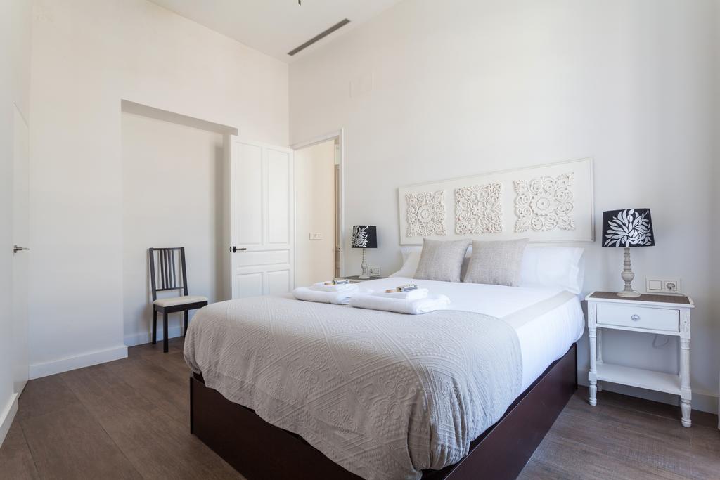 Stunning Boutique - Space Maison Apartments เซบีญา ภายนอก รูปภาพ
